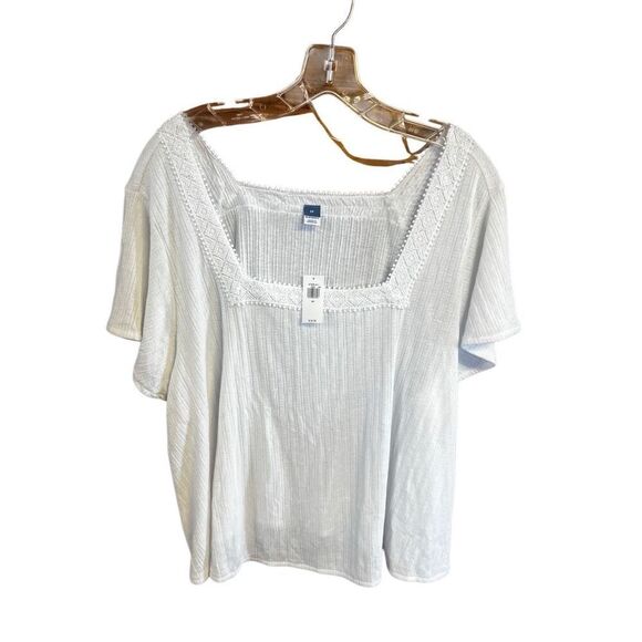 Old Navy White/ embroidery trim,  Knit Top Sz 2XL NWT - Picture 1 of 8
